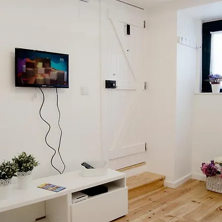 Lägenhet One Bedroom With View And Wifi At Lisbonne