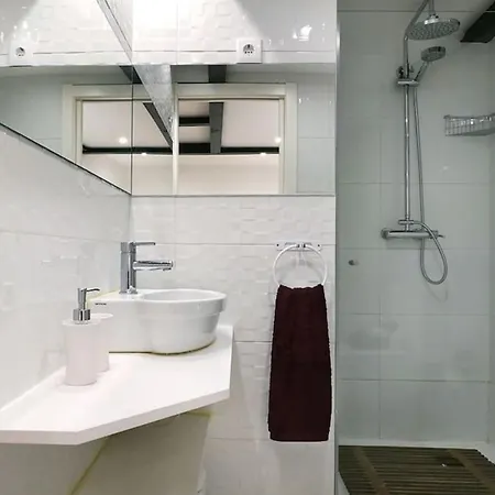 One Bedroom With View And Wifi At Lisbonne Lägenhet