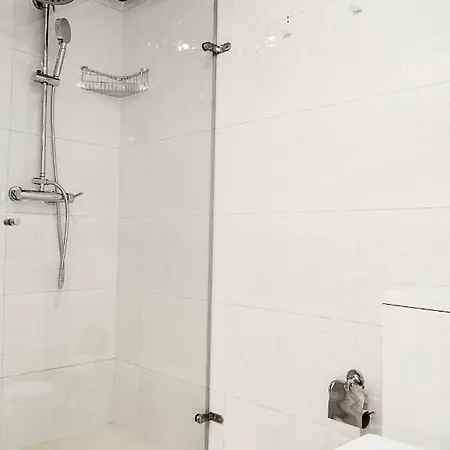 One Bedroom With View And Wifi At Lisbonne Lägenhet